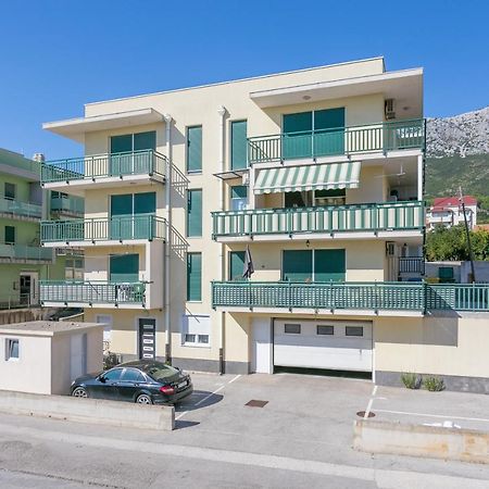 Apartments With A Parking Space Kastel Gomilica, Kastela - 21630 Bagian luar foto