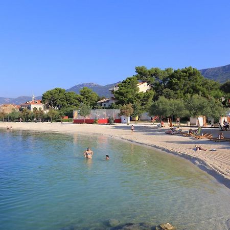 Apartments With A Parking Space Kastel Gomilica, Kastela - 21630 Bagian luar foto